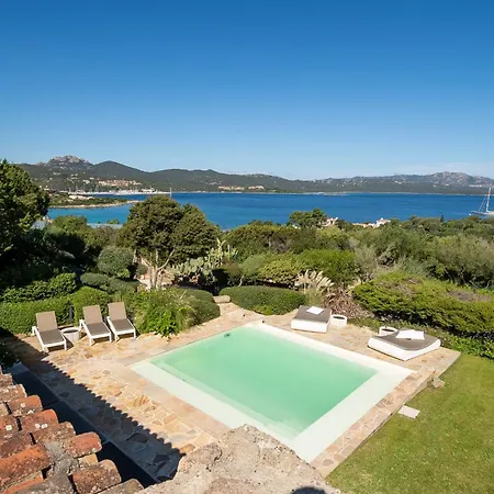 Willa Exclusive In With Jacuzzipool Porto Rotondo