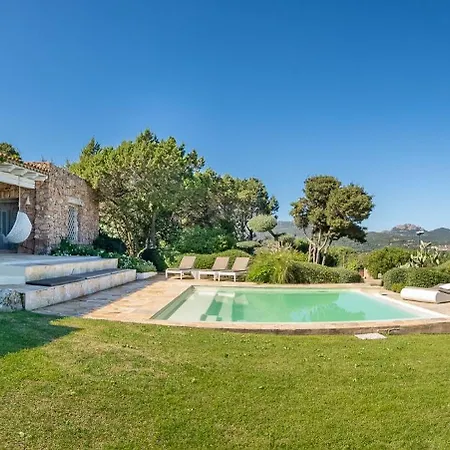 Willa Exclusive In With Jacuzzipool Porto Rotondo