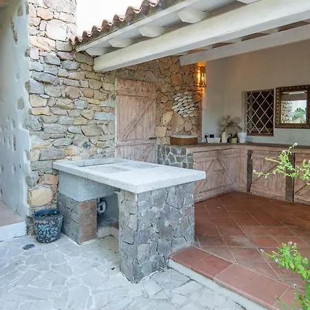 Willa Exclusive In With Jacuzzipool Porto Rotondo