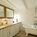 Villa Exclusive In With Jacuzzipool