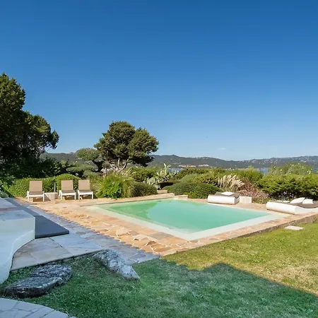 Villa Exclusive In With Jacuzzipool